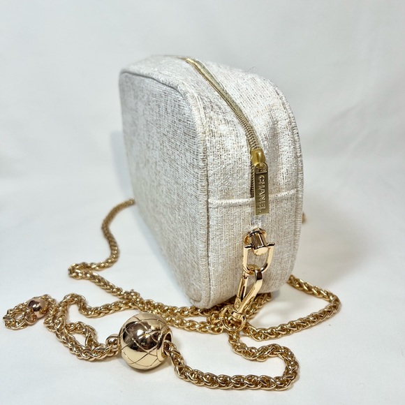 COPY - Original Chanel Pouch with Chain strap - Picture 3 of 5